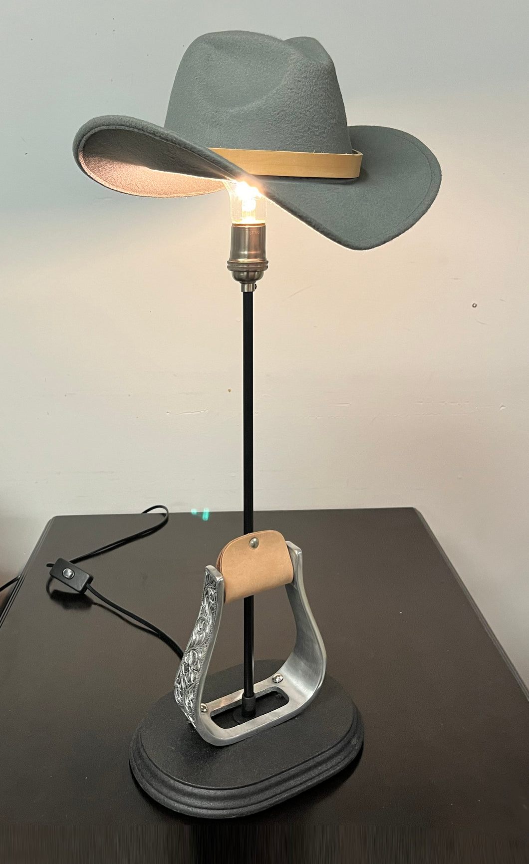 Western Stirrup Table Lamp